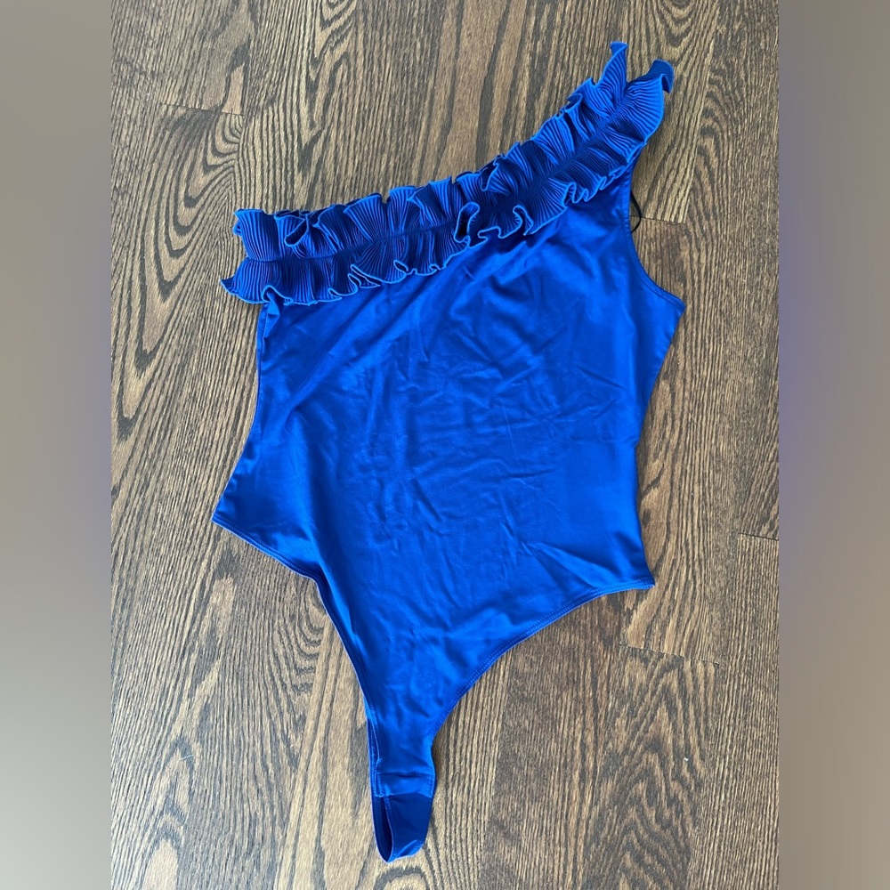 NWT H&M Blue Ruffled One-Shoulder Bodysuit Medium